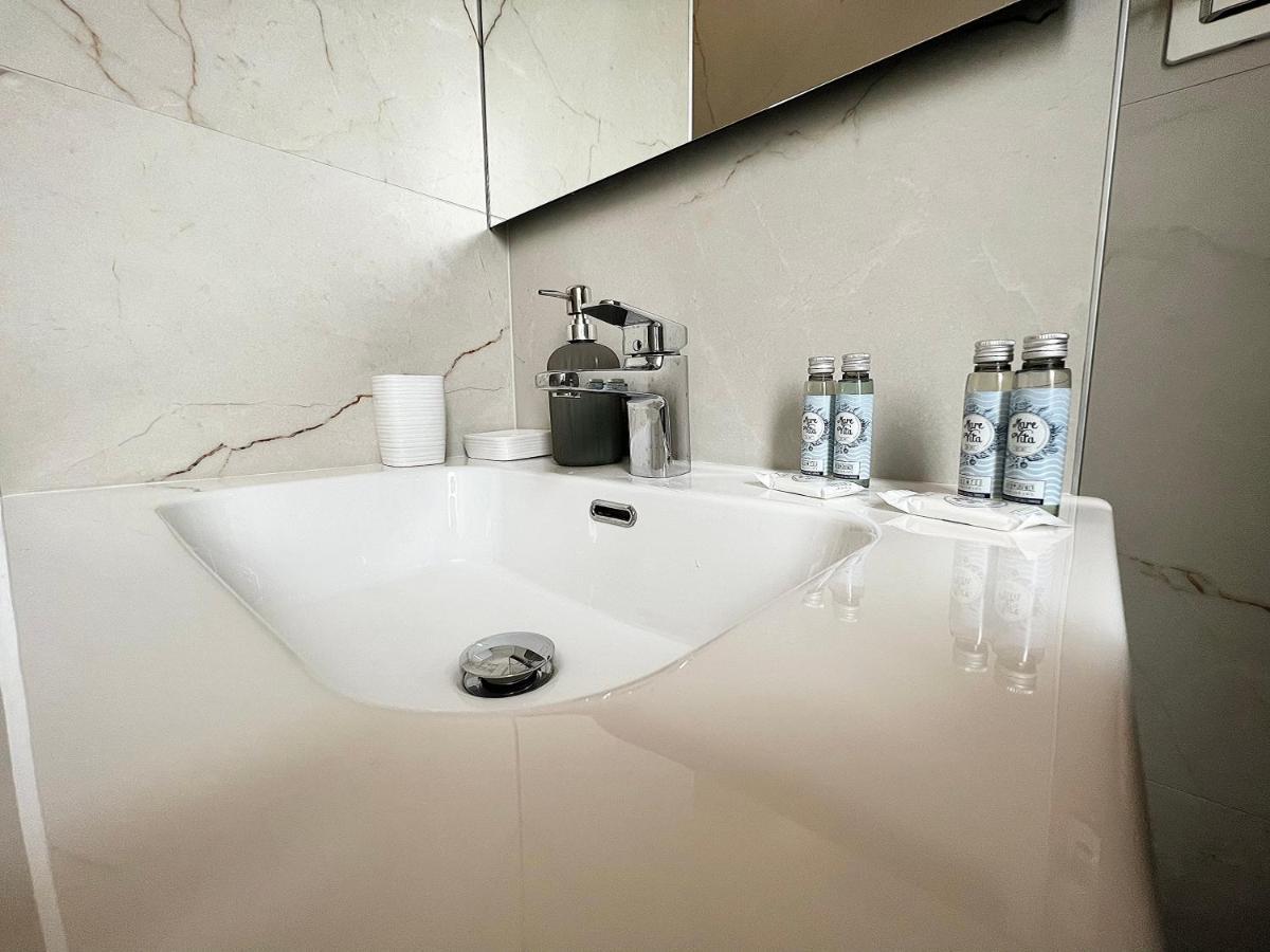 Snt Apartment - City Center แบร์กาโม ภายนอก รูปภาพ