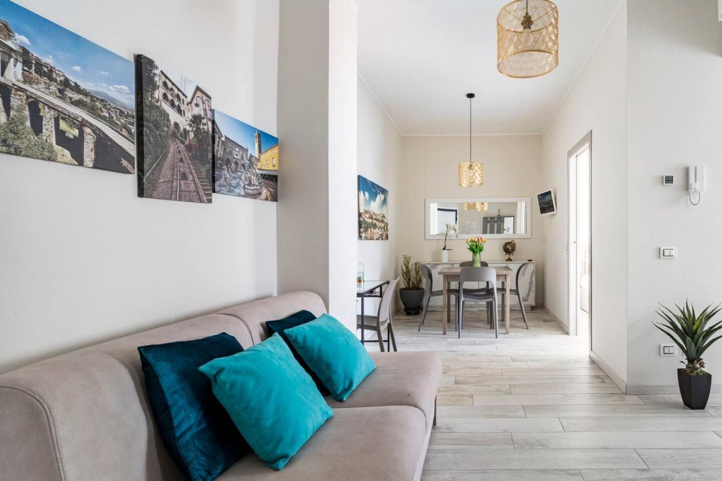 Snt Apartment - City Center แบร์กาโม ภายนอก รูปภาพ