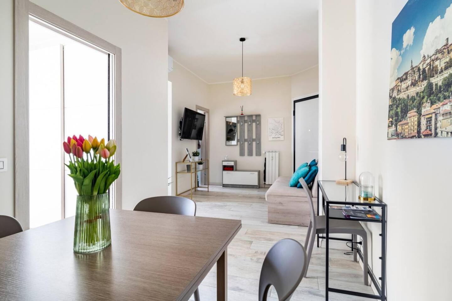 Snt Apartment - City Center แบร์กาโม ภายนอก รูปภาพ