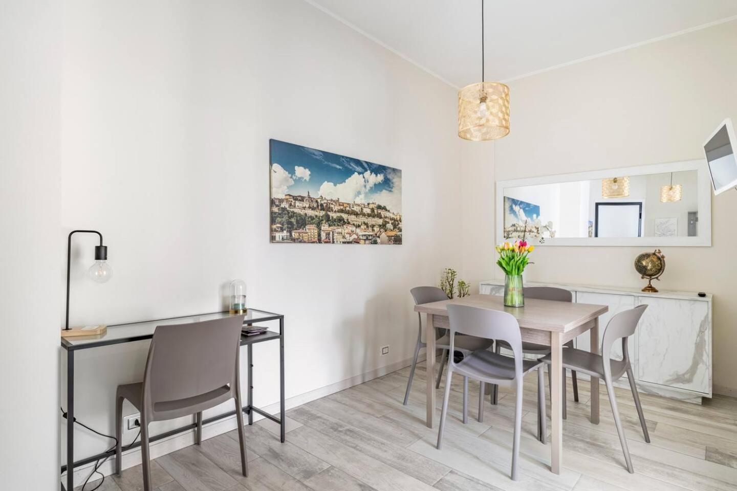 Snt Apartment - City Center แบร์กาโม ภายนอก รูปภาพ